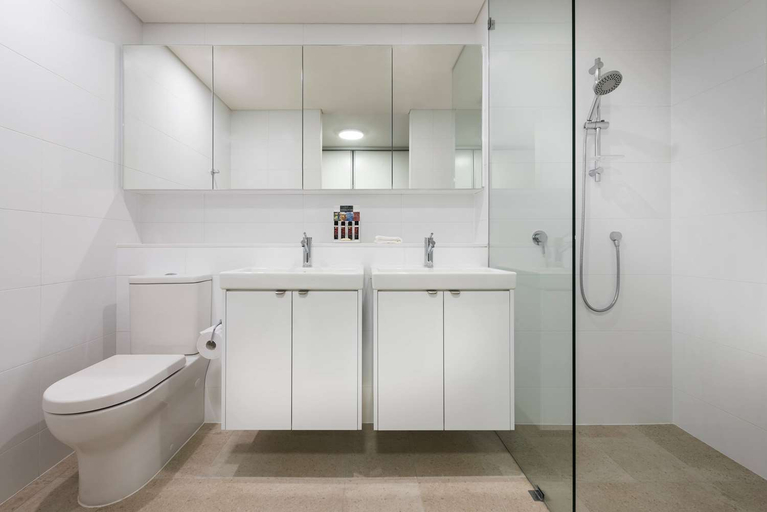 Bathroom 3, Ramada by Wyndham VetroBlu Scarborough Beach, Stirling