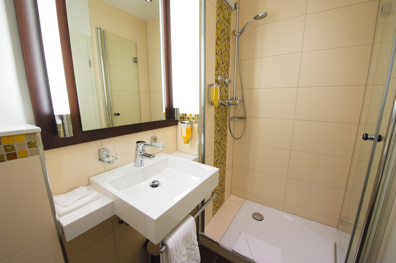 Bathroom 3, Best Western Hotel Kaiserhof, Bonn