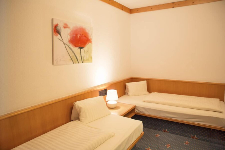 Room 4, Alpensporthotel Mutterberg, Innsbruck Land
