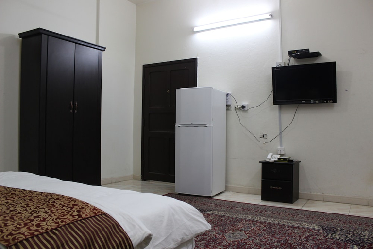 Bedroom 2, Al Eairy Serviced Apartments Company is a one person company 4 - شركة العييري للشقق المخدومة 