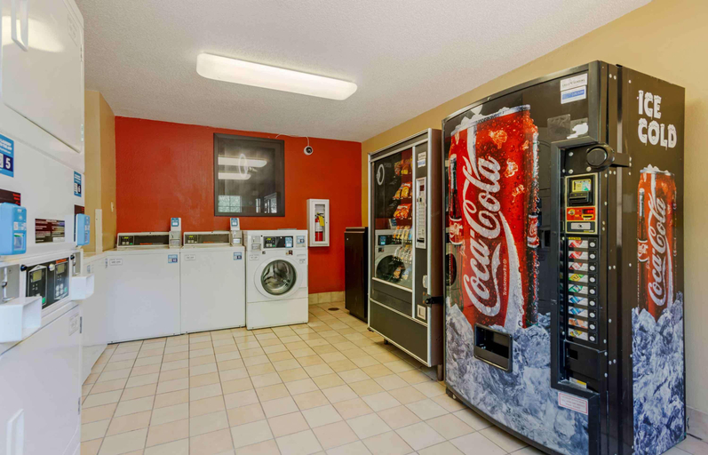 Food & Drinks 5, Extended Stay America Select Suites Atlanta Cumberland Mall, Cobb