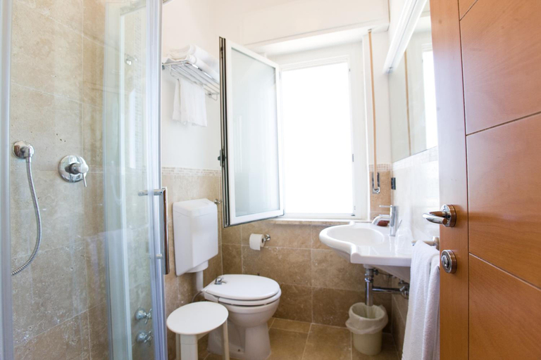 Bathroom 5, City Beach Resort, Ravenna