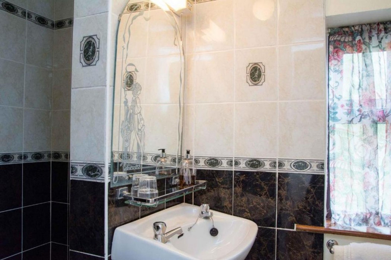 Bathroom 3, Mountain View B&B