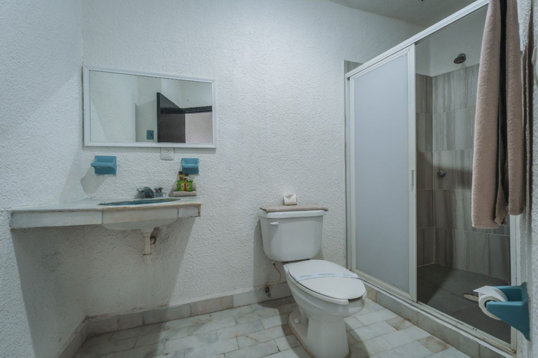 Bathroom 5, Imperial las Perlas, Benito Juárez