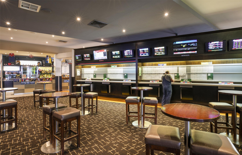 Food & Drinks 3, Excelsior Hotel Thomastown, Whittlesea - South-West