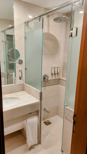 Bathroom 5, Quetta Serena Hotel, Quetta