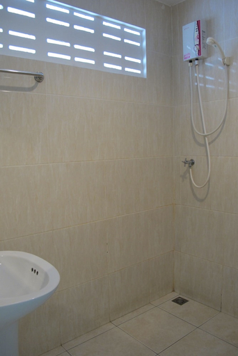 Bathroom 3, Charlie's Bungalow, Koh Si Chang
