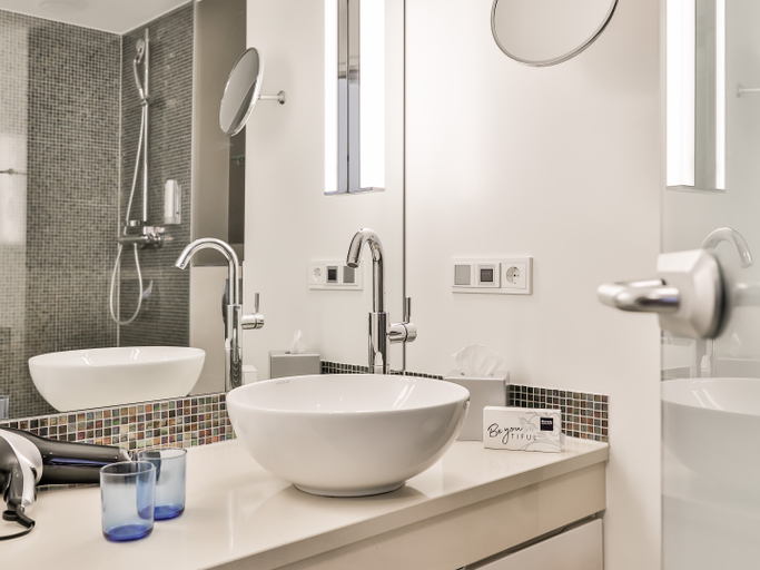Bathroom, Dorint Hotel Bremen, Bremen