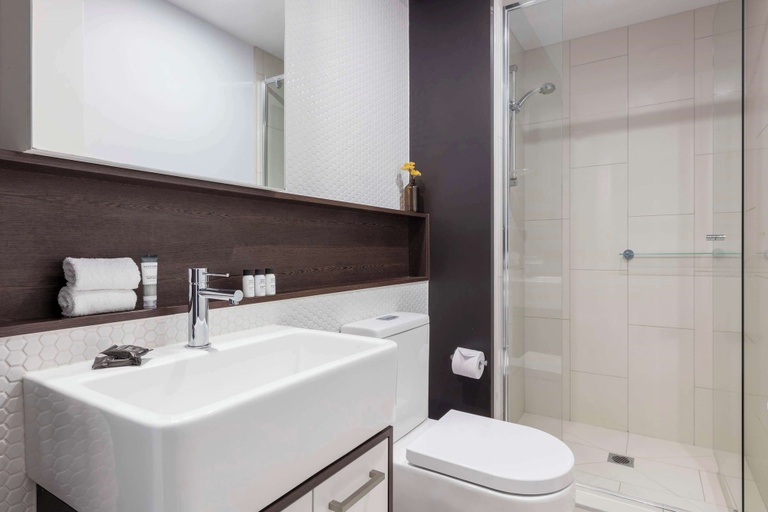 Bathroom 5, Oaks Melbourne Southbank Suites, Melbourne
