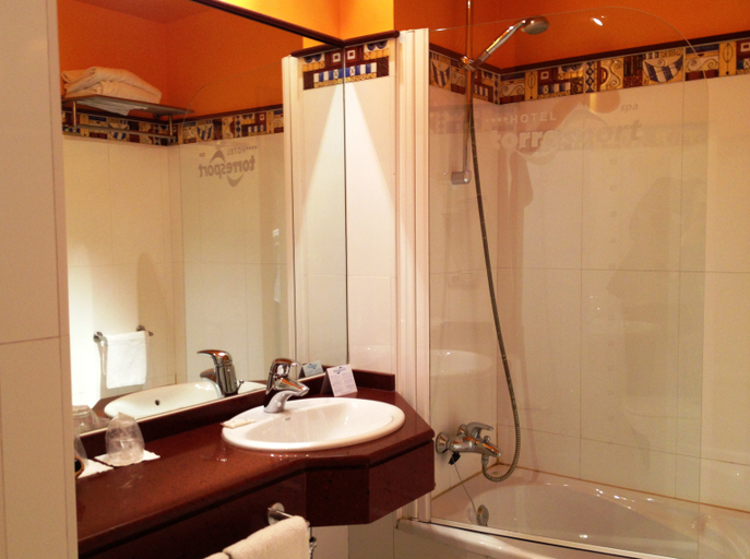 Bathroom 4, Hotel Torresport, Cantabria