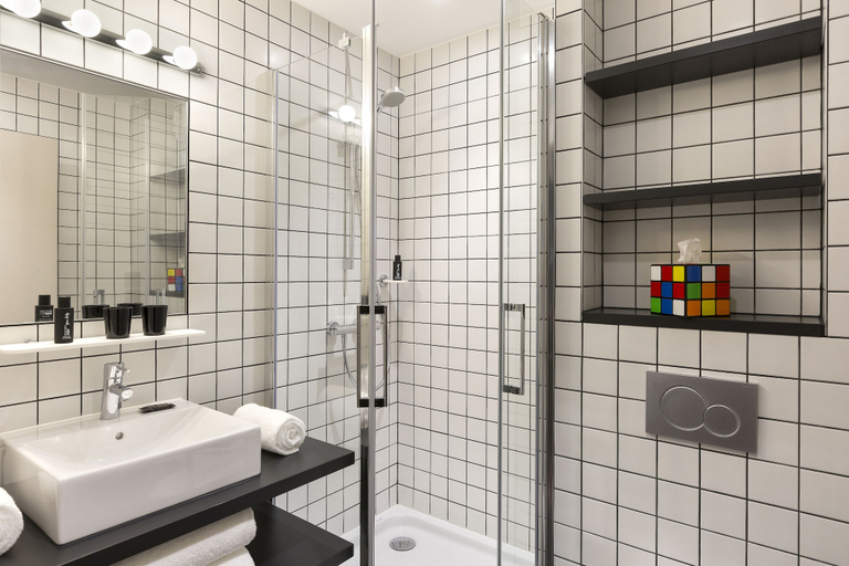 Bathroom 4, RockyPop Chamonix - Les Houches, Haute-Savoie