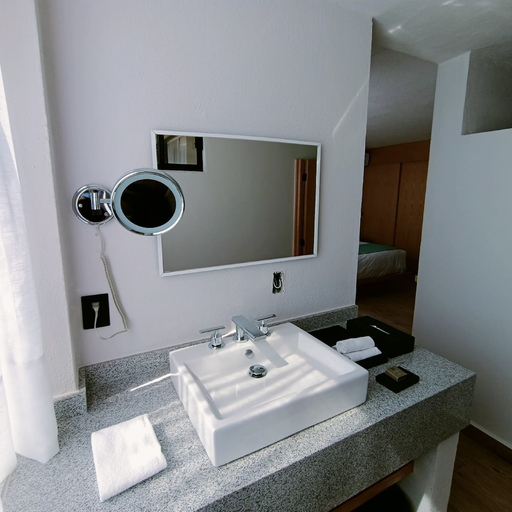 Others 3, Sunrock Hotel & Suites, La Paz