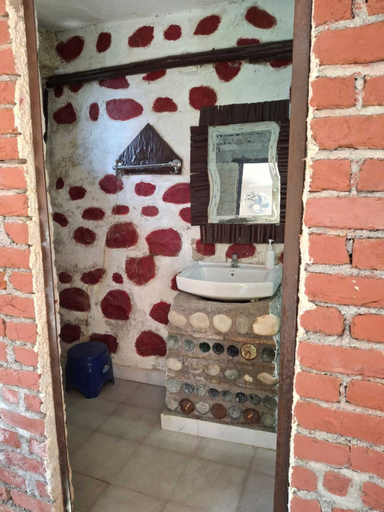 Bathroom, Junegiri Farms & Homestay, Garhwal