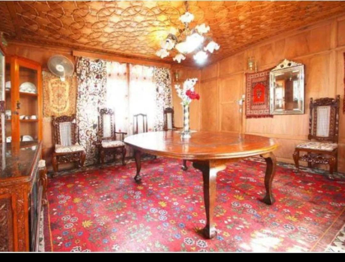 Others 4, Houseboat Taj Palace, Srinagar