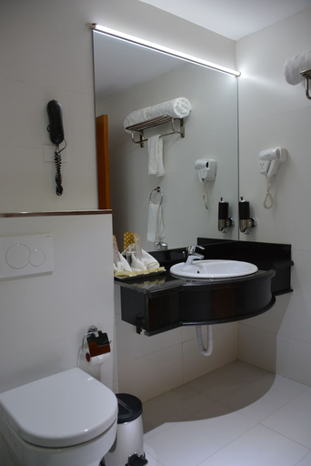 Bathroom 3, Azzeman Hotel, Addis Abeba
