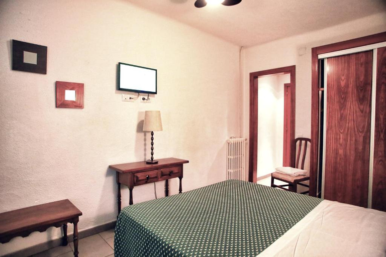 Bedroom, HOSTAL ISABEL, Girona