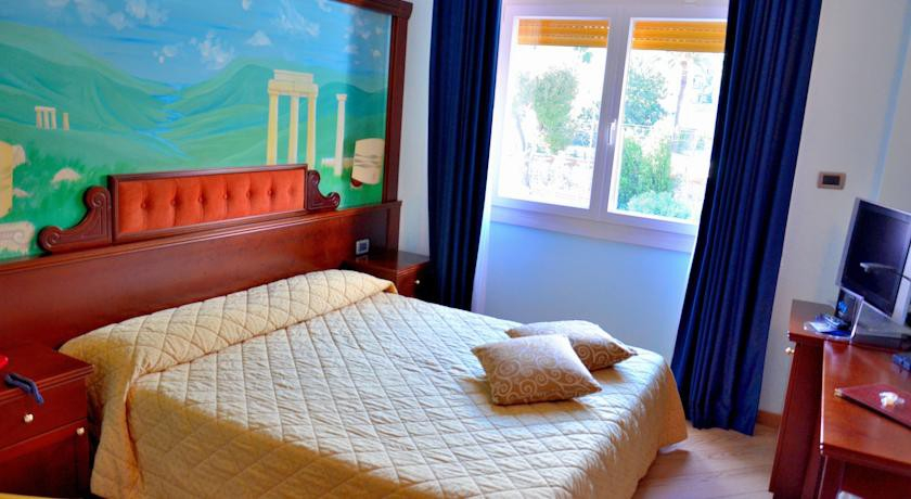 Bedroom 3, Hotel Regina Alassio, Savona