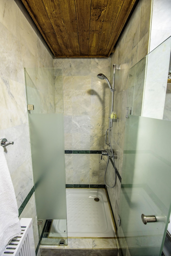 Bathroom 3, Serena Khaplu Palace, Northern Areas