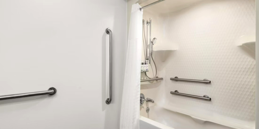 Bathroom 3, HOTEL LIBERAL by IHG, Seward