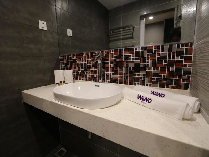 Bathroom 4, Wiwo Hotel, Bintulu