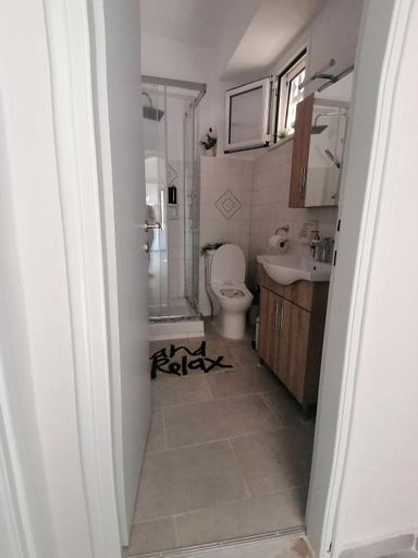 Bathroom 5, flower garden apartment, Ionian Islands