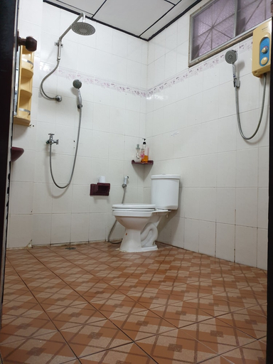 Bathroom 3, Super Hostel, Pak Kret