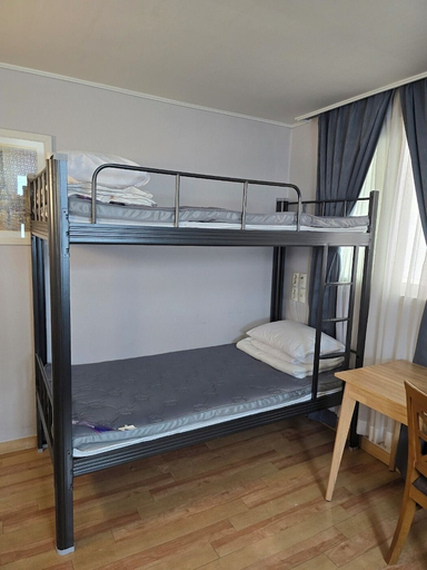 Bedroom 3, Appletree Hotel, Pohang