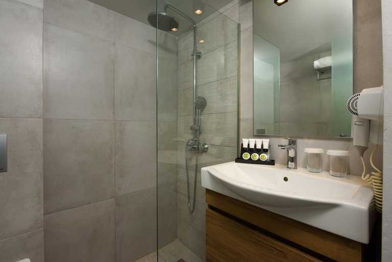 Bathroom 4, The Royal Grand Hotel, Ionian Islands