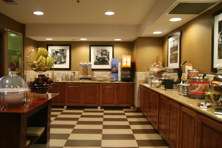 Food & Drinks 5, Hampton Inn & Suites Del Rio, Val Verde