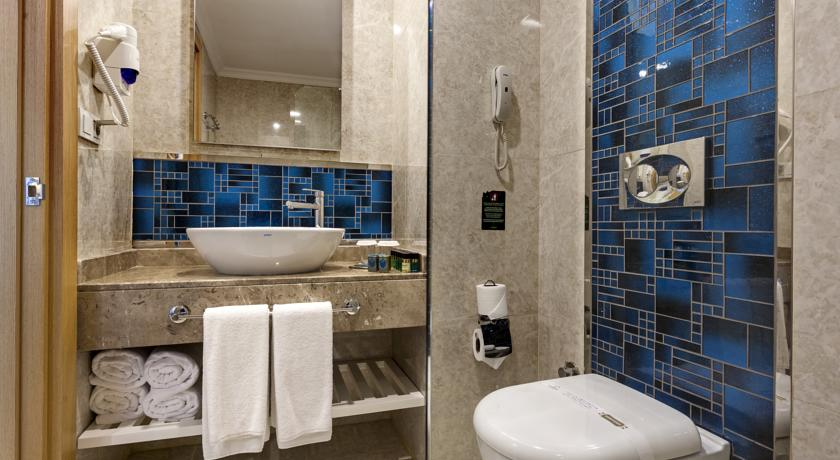 Bathroom 3, Karmir Resort And Spa Hotel, Kemer