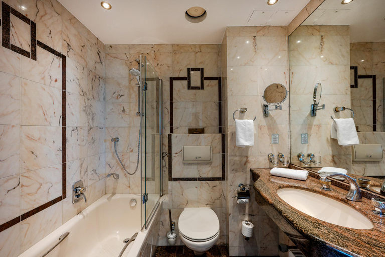 Bathroom 5, Ringhotel Seehof Berlin, Berlin