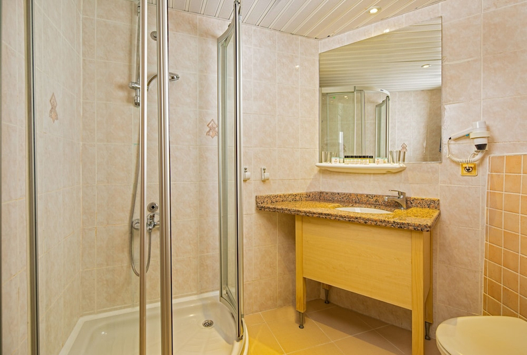 Bathroom 5, Club Mirabell Hotel, Alanya