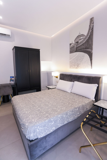 Room 5, L'Infinito88 Charmant rooms, Napoli