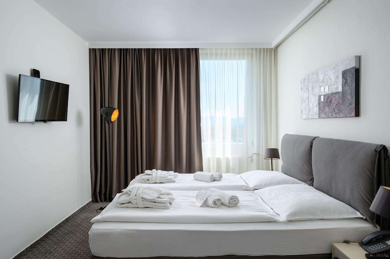 Bedroom 2, B&B Hotel Ljubljana Park, Ljubljana
