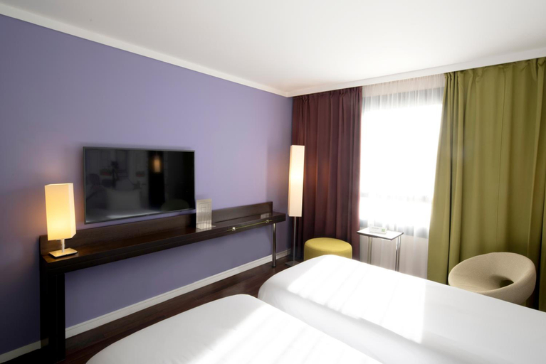 Bedroom 2, ibis Styles Evry Cathédrale, Essonne