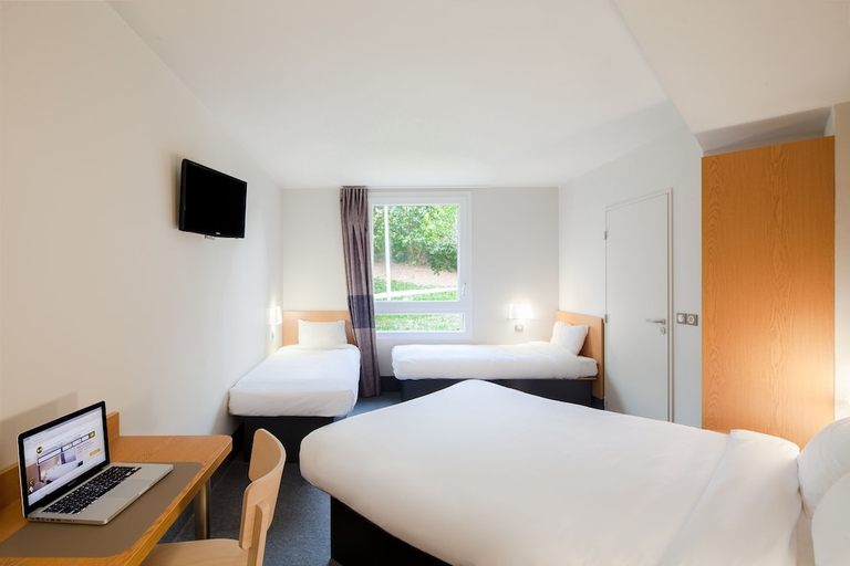 Bedroom 4, B&B HOTEL Marne-la-Vallee Torcy Gare 3 etoiles, Seine-et-Marne