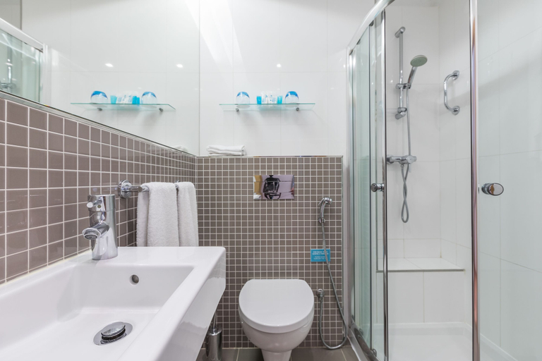 Bathroom 3, Dom Jose Beach Hotel, Loulé