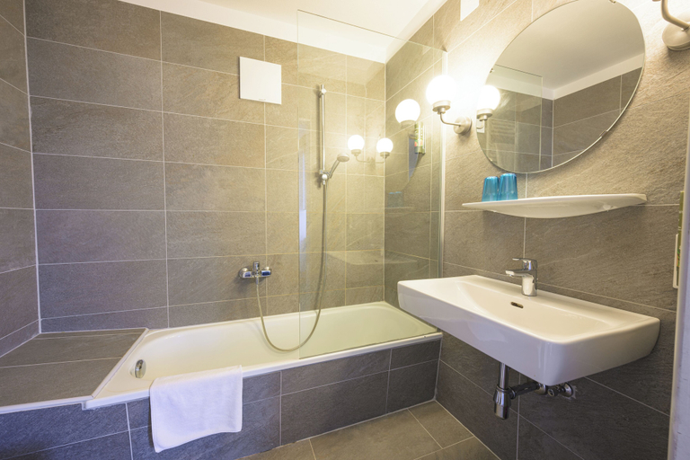Bathroom 4, ROJ Rooms & Suites, Zell am See