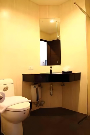 Bathroom 4, The White Pearl Hotel, Mueang Krabi