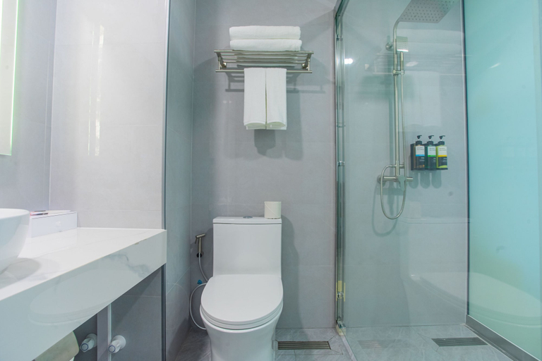 Bathroom 5, Lonuhiri at Dhigurah