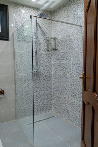 Bathroom 4, Lancaster Ouaga 2000, Kadiogo