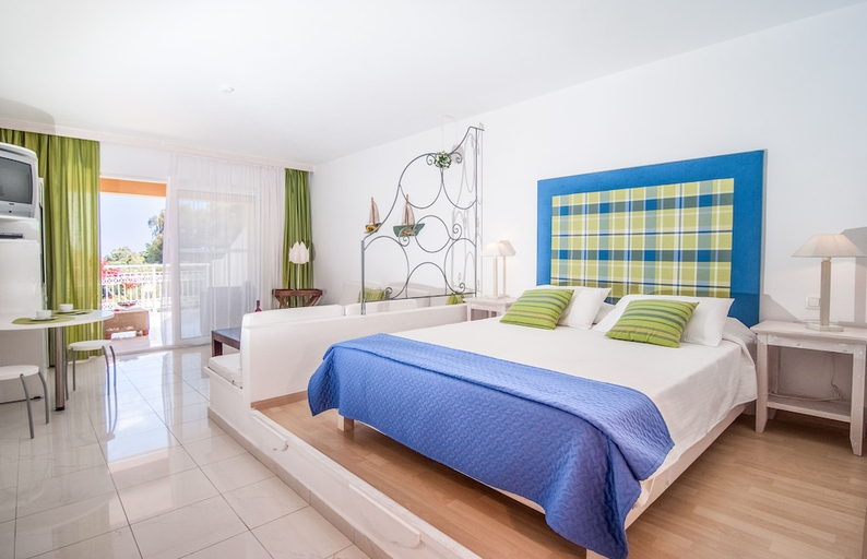 Bedroom 3, Gerakas Belvedere Luxury Suites and Spa, Ionian Islands