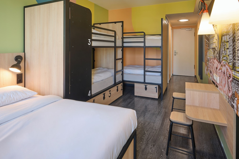 Bedroom 2, Generator Berlin Alexanderplatz, Berlin
