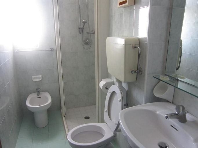 Bathroom, Hotel Concordia, Rimini