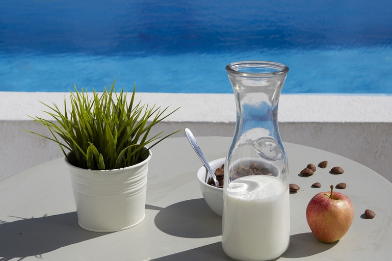 Food & Drinks 5, Nissos Thira Hotel, South Aegean