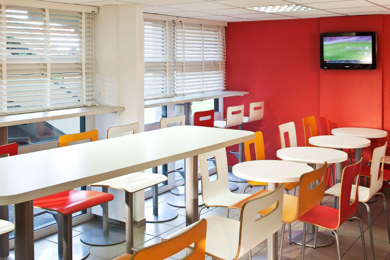 Food & Drinks 3, Premiere Classe Valenciennes Ouest Petite Foret Ho, Nord