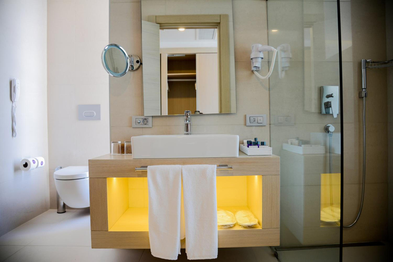 Bathroom 4, Costa Farilya Special Class Hotel, Bodrum