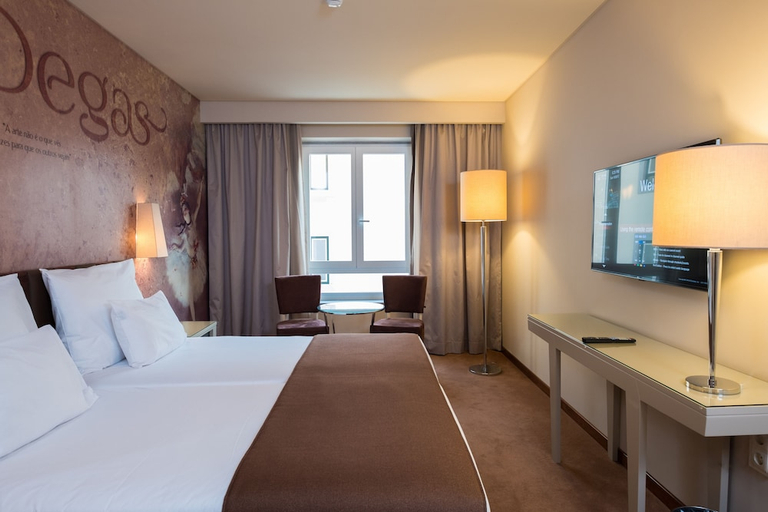 Bedroom 2, Vila Gale Porto Ribeira Hotel, Porto