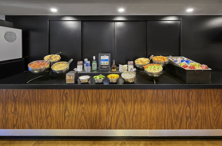 Food & Drinks 5, City Express by Marriott Queretaro Jurica, Querétaro