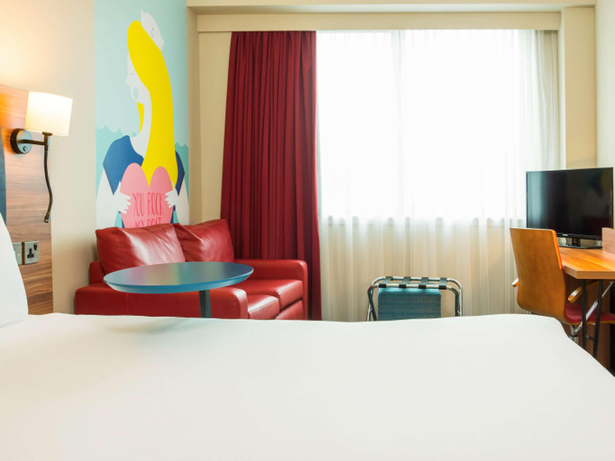 Bedroom 2, AC Hotel by Marriott Birmingham NEC and Airport, Solihull